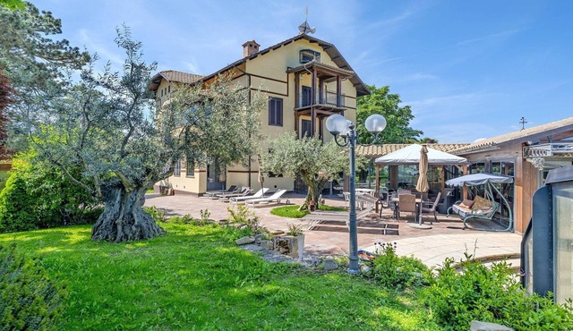 Liberty Style Villa in Marche with private pool in Tolentino (MC)