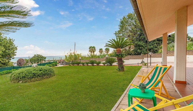 Lovely home in Martinsicuro with WiFi