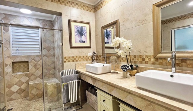 Luxury Villa With Pool & Sea Views In Gibbs