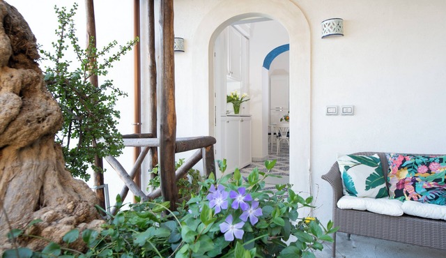 Maison Don Rafé is a small cottage.