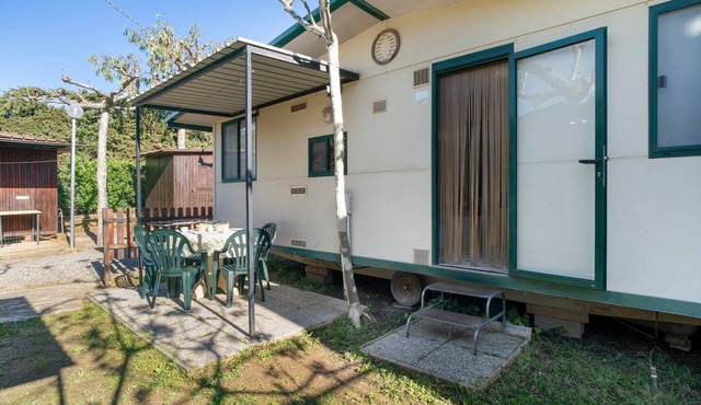 Mobile Home "Casa Mobile Lux La Pineta 21" with Shared Pool, Private Terrace & Wi-Fi in Albenga