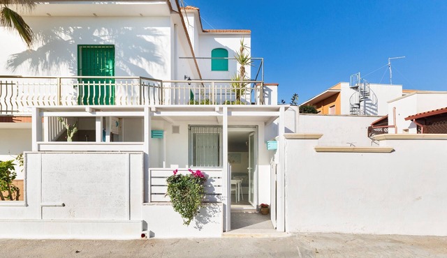 Mono Chicca Blu by BarbarHouse in San Pietro in Bevagna