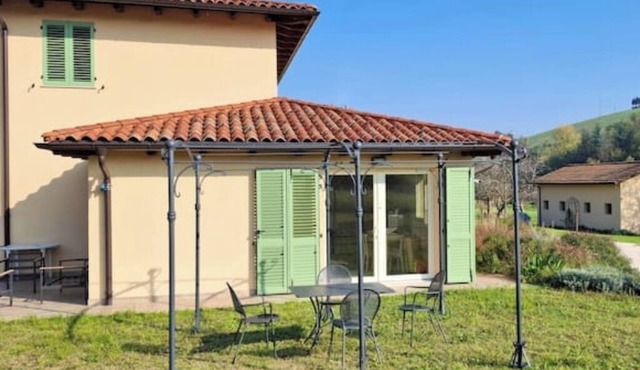 Mulberry Hill: comfort in the early Cesena countryside. in Emilia-Romagna