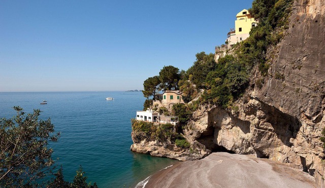 My Rental Homes - Monsour immersed into a wide private garden terrace, sea view