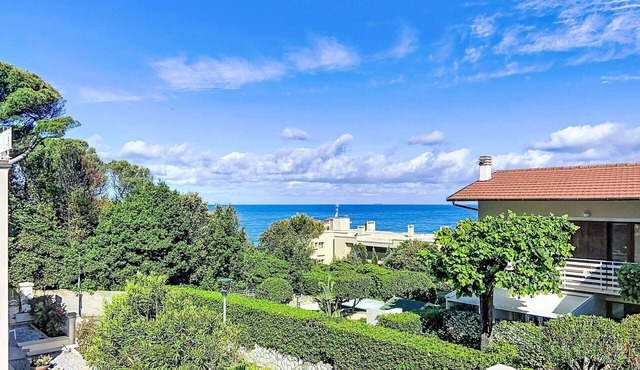 Nice apartment for 6 people with WIFI, TV, balcony and panoramic view in Rosignano Marittimo