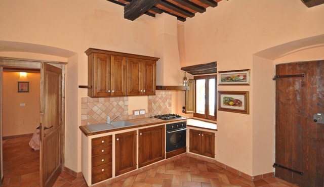 Nice apartment for 4 guests with WIFI, pool, TV, pets allowed, panoramic view and parking in Marradi