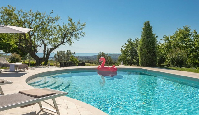Ocean-Mountain Majesty View LUX