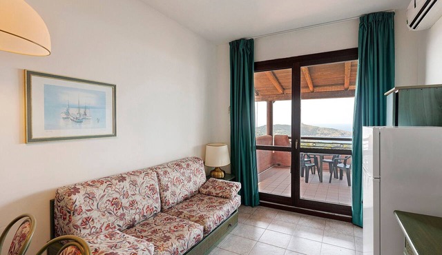 P.R. Club – Studio Molpa 12 with Sea View, Private Terrace and Air Conditioning