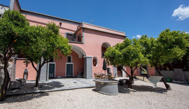 Palazzo d'Aquino - Family Room with Bathroom