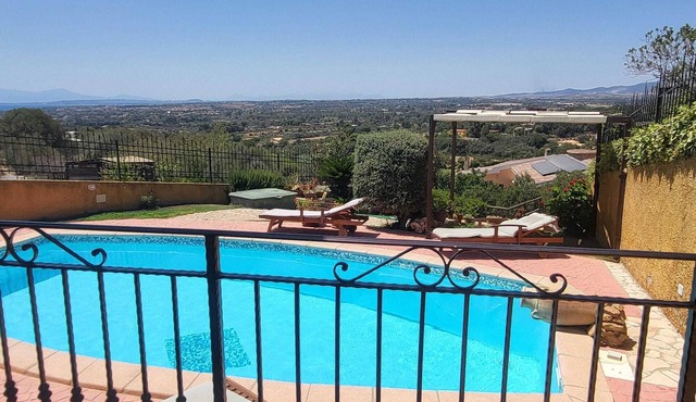 Panoramic Villa with private pool and whirlpool, green lawn and free wifi in quartu sant'elena