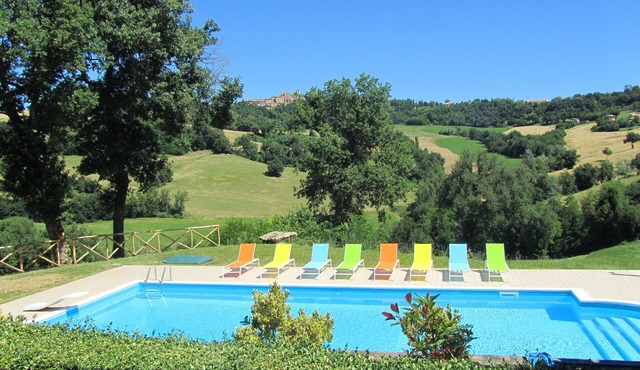 Peaceful Rural Villa, Large Private Pool, Diving Board, Mountain & Village Views in Macerata