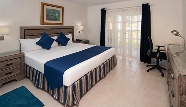 Perfect Base for Authentic Caribbean Charm l Outdoor Pool & Beach Access