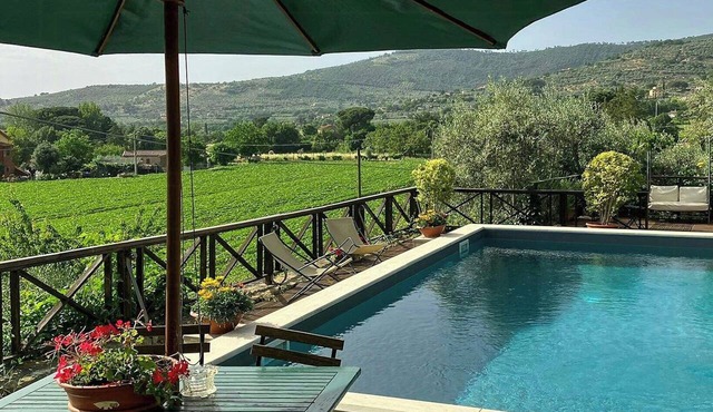 Pool villa with panoramic view in Cortona in Sodo