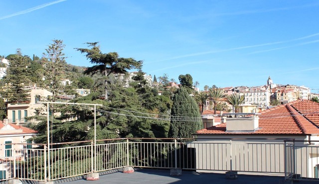 Quiet, comfortable apartment just 10 minutes from the beach in Bordighera