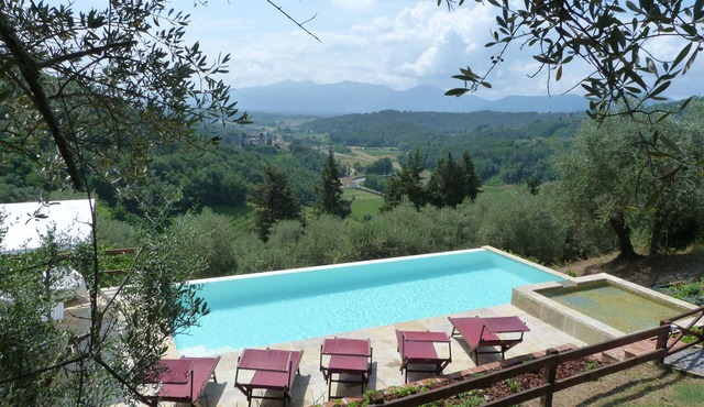 RELAX&PRIVACY IN 1700 FARMHOUSE(real private swimmingpool only for your use)