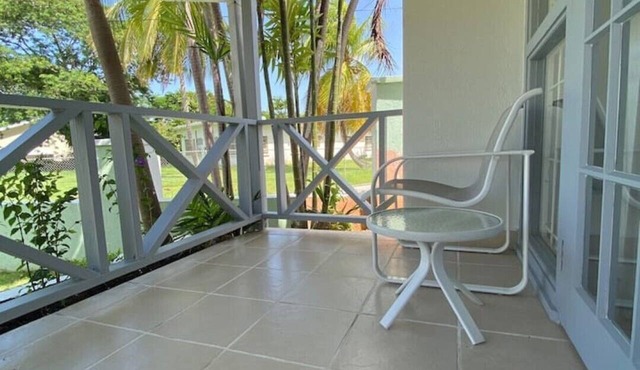 Remodeled 1BR Suite - 5 min walk to the beach!