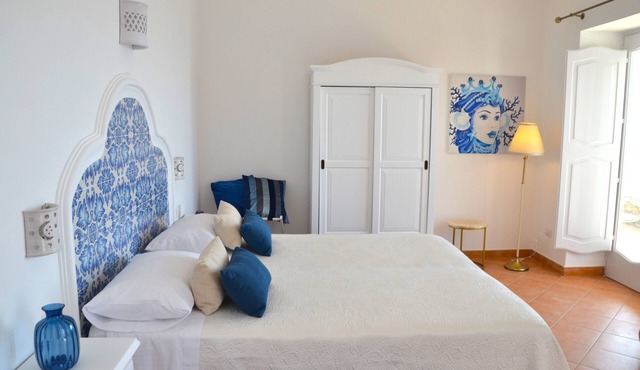 Romantic Suite with terrace sea view and free parking
