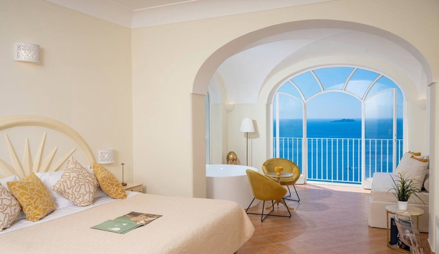 Royal Suite with indoor bath overlooking the sea - Villa Santa Chiara Positano