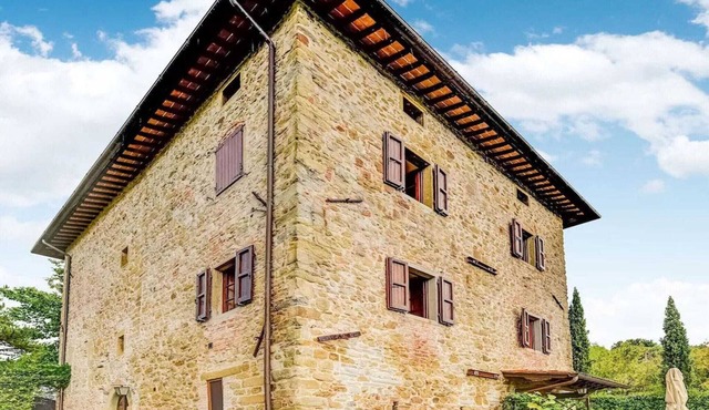 Rustic Comfort with Modern Touch in Arezzo