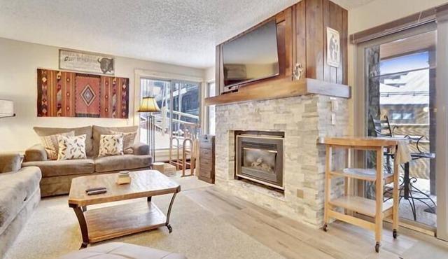 Rustic Mountain 2 Bedroom Condo in Breckenridge