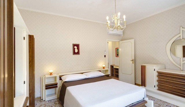 Seaside House Paestum vacation home with private terrace, Wi-Fi, and air conditioning
