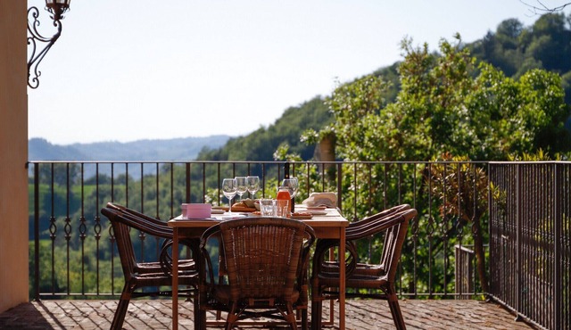 Serafini Home N.20 by Yohome on the Fanesi hills 20km from the sea in Colli al Metauro