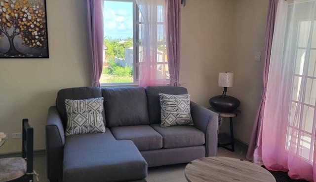 Serene 2-bedroom apartment with AC in lovely St.Philip