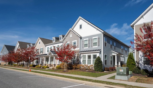 Spacious 4 bed, 3.5 bath townhome located in Ocean View Beach Club; community pool, fitness center, shuttle, playground, sauna, Free WIFI in Ocean View