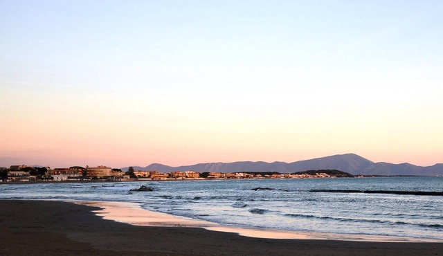 Spend your holiday in this wonderful holiday apartment with sea views.