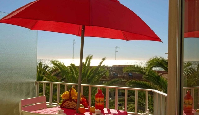 Studio apartment with balcony with sea view 50 meters from the sea in Santo Stefano al mare