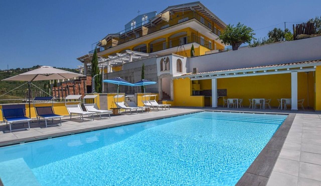 Stunning apartment in Laureana Cilento with WiFi