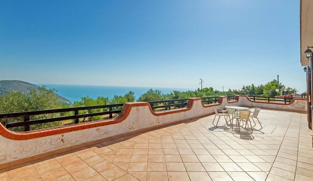 Stunning home in Mattinata with kitchen