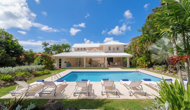 Stunning Villa 2 Mins to Beach - Coral House