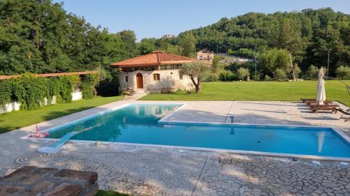 tenuta acquaviva in Pratola Serra
