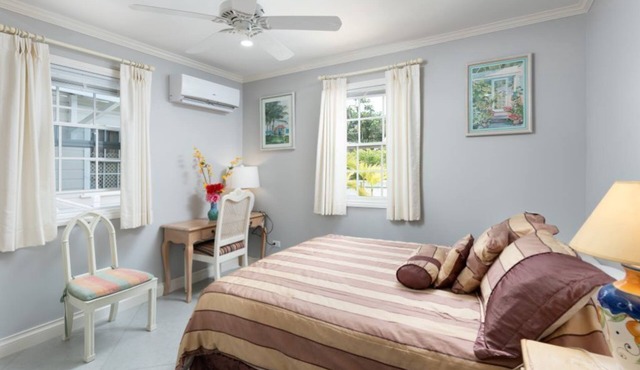 The Little White Cottage - Serene 1 Bedroom Villa In Soothing Speighstown