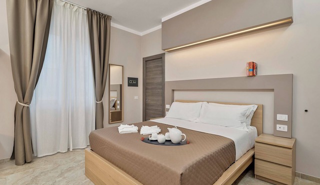 TOC TOC-ROOM 85-Double Shower.650m from the Central Station,900m from the Center in La Spezia