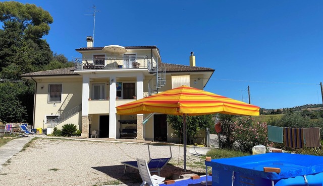Tra mare e collina