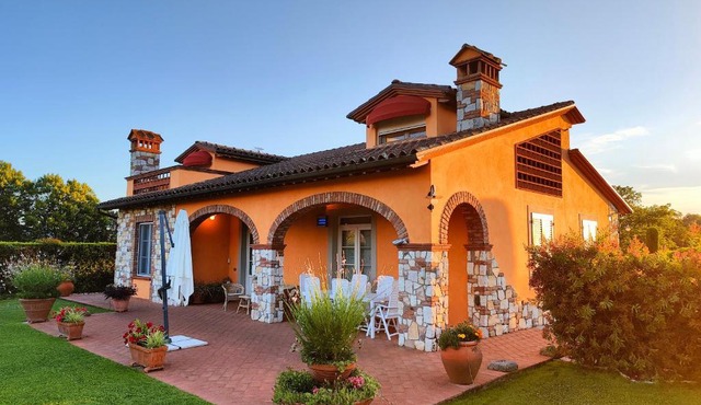 Tuscan Villa exclusive use of private pool A/C Wifi Villa Briciola in Capannori
