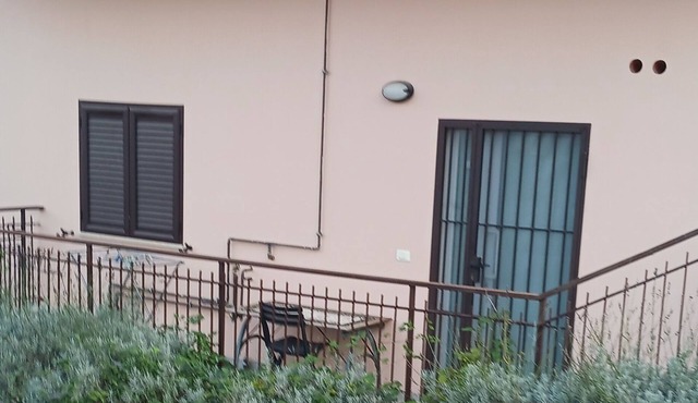 Two-room apartment opposite Coppito Hospital and University, 2.5 km from GDF