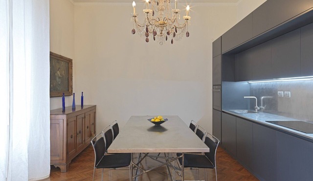 Unique 5 Bedroom Apartment with Private Garden in Firenze