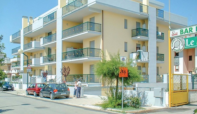Vacation apartment in the popular seaside resort of Villa Rosa di Martinsicuro on the Adriatic coast in V. R. di Martinsicuro