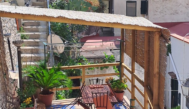 Vacation home in the center of Cetara between sun, beach and sea.