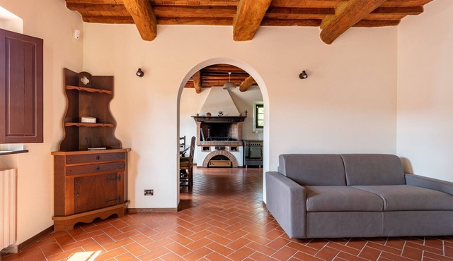 Vacation Home 'La Casina di Elisa' with Private Garden & Wi-Fi in Montecarlo