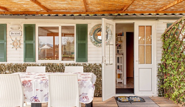 Vacation Home 'Oasis on the River 2' with Garden, Terrace & Wi-Fi