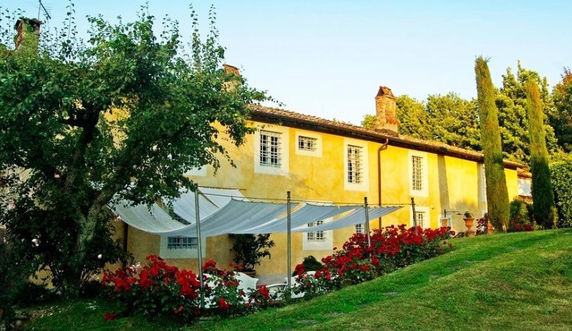 Villa Aquila - Six Bedroom Villa, Sleeps 12 in Capannori