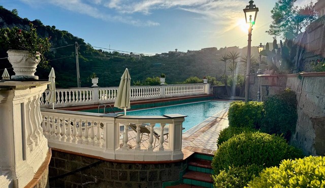 Villa 'Azzurra' with Sea View, Wi-Fi and Air Conditioning