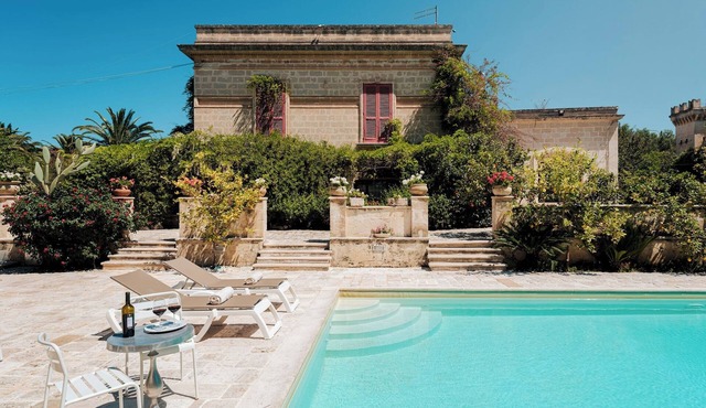 Villa dei Glicini 8+2, Emma Villas in Grottaglie