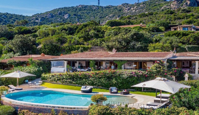VILLA DIVA - Seven Bedroom Villa, Sleeps 14 in Porto Cervo