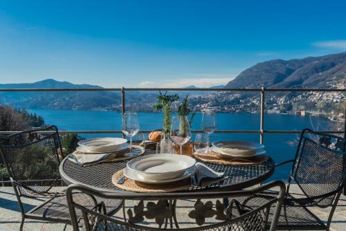 Villa Eugenia - Pool e Garden Retreat in Como . in Blevio