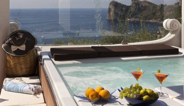 Villa il Glicine luxury stay on the sea